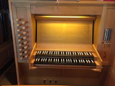 Spieltisch der Orgel in Gudensberg